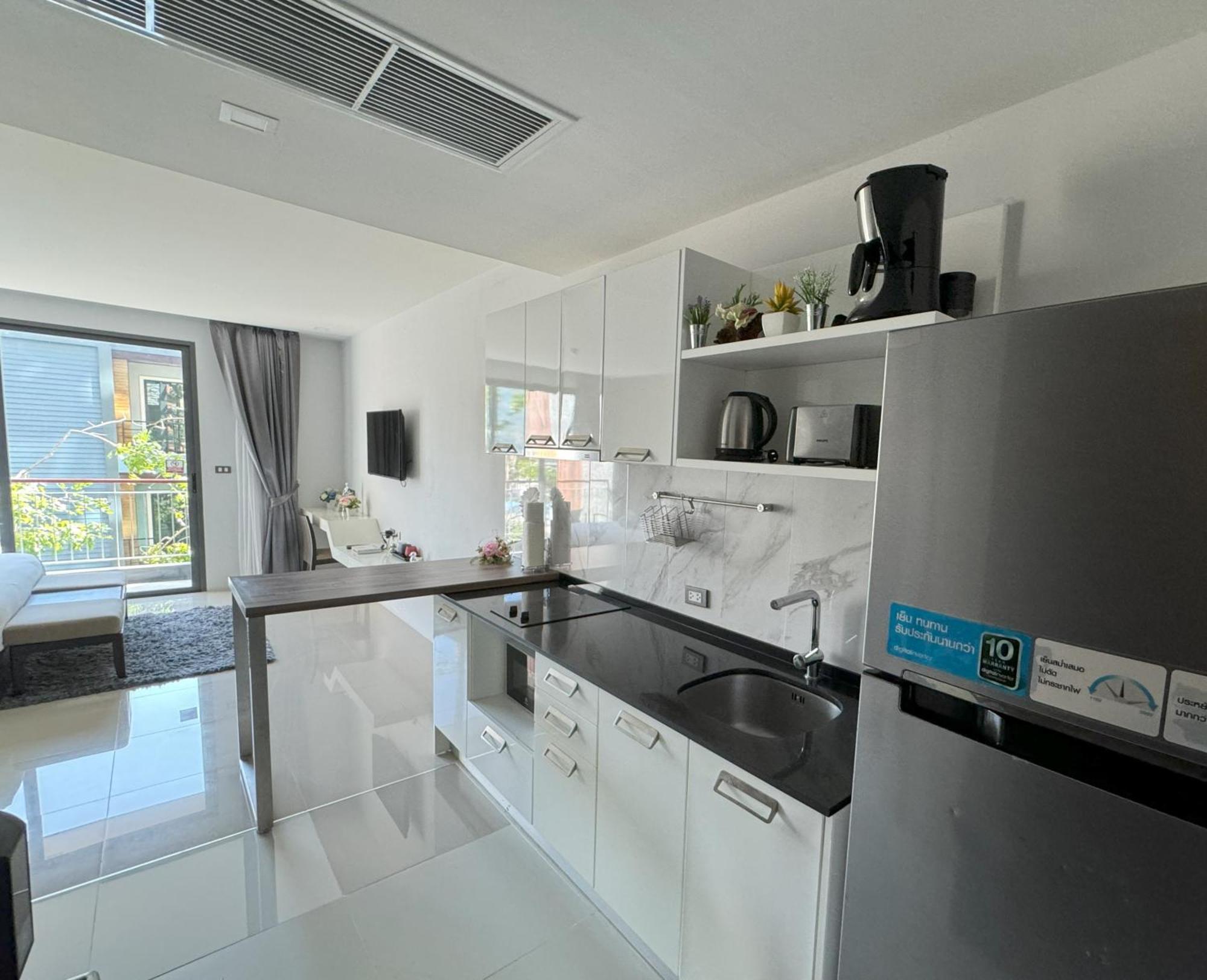 Private Apartment At Emerald Terrace Patong Exterior photo
