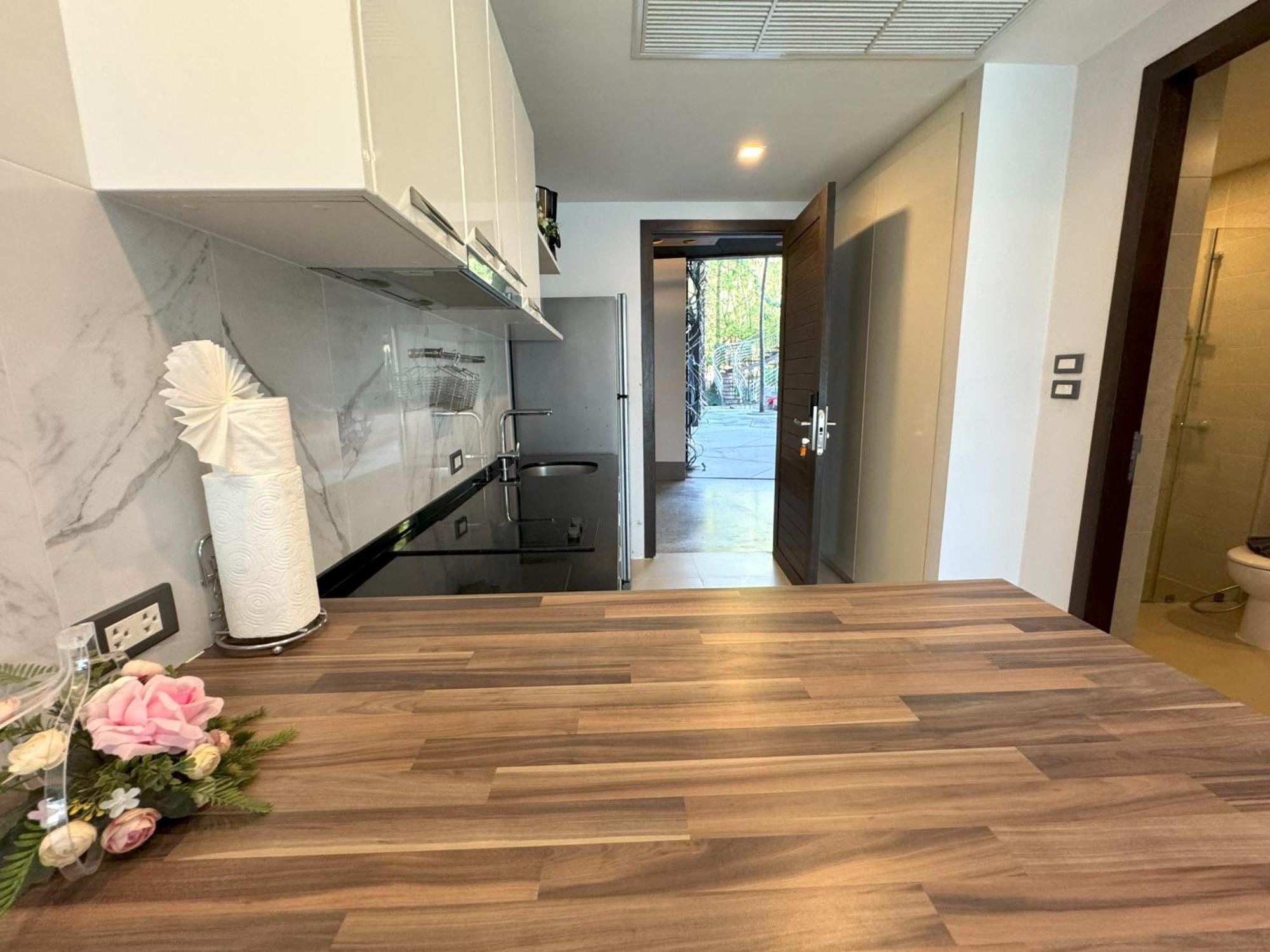 Private Apartment At Emerald Terrace Patong Exterior photo
