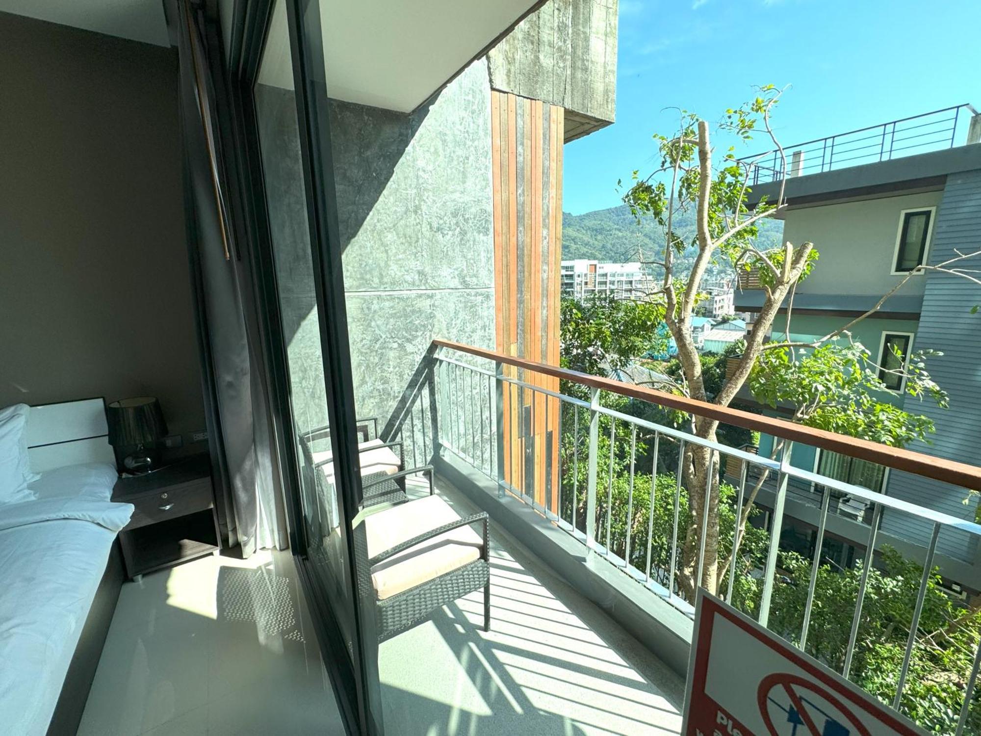Private Apartment At Emerald Terrace Patong Exterior photo