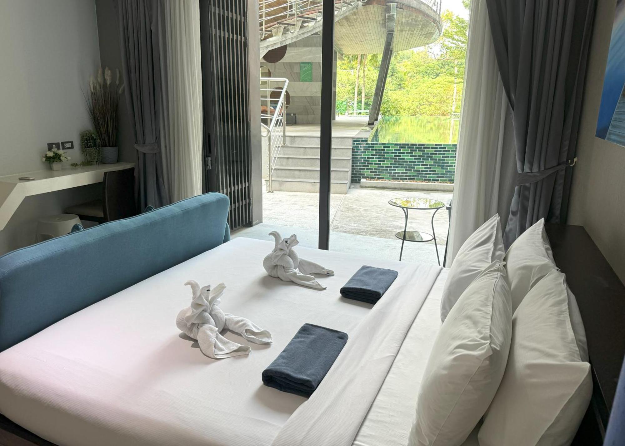 Private Apartment At Emerald Terrace Patong Exterior photo