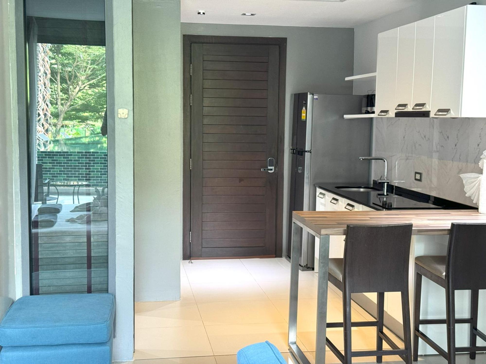 Private Apartment At Emerald Terrace Patong Exterior photo