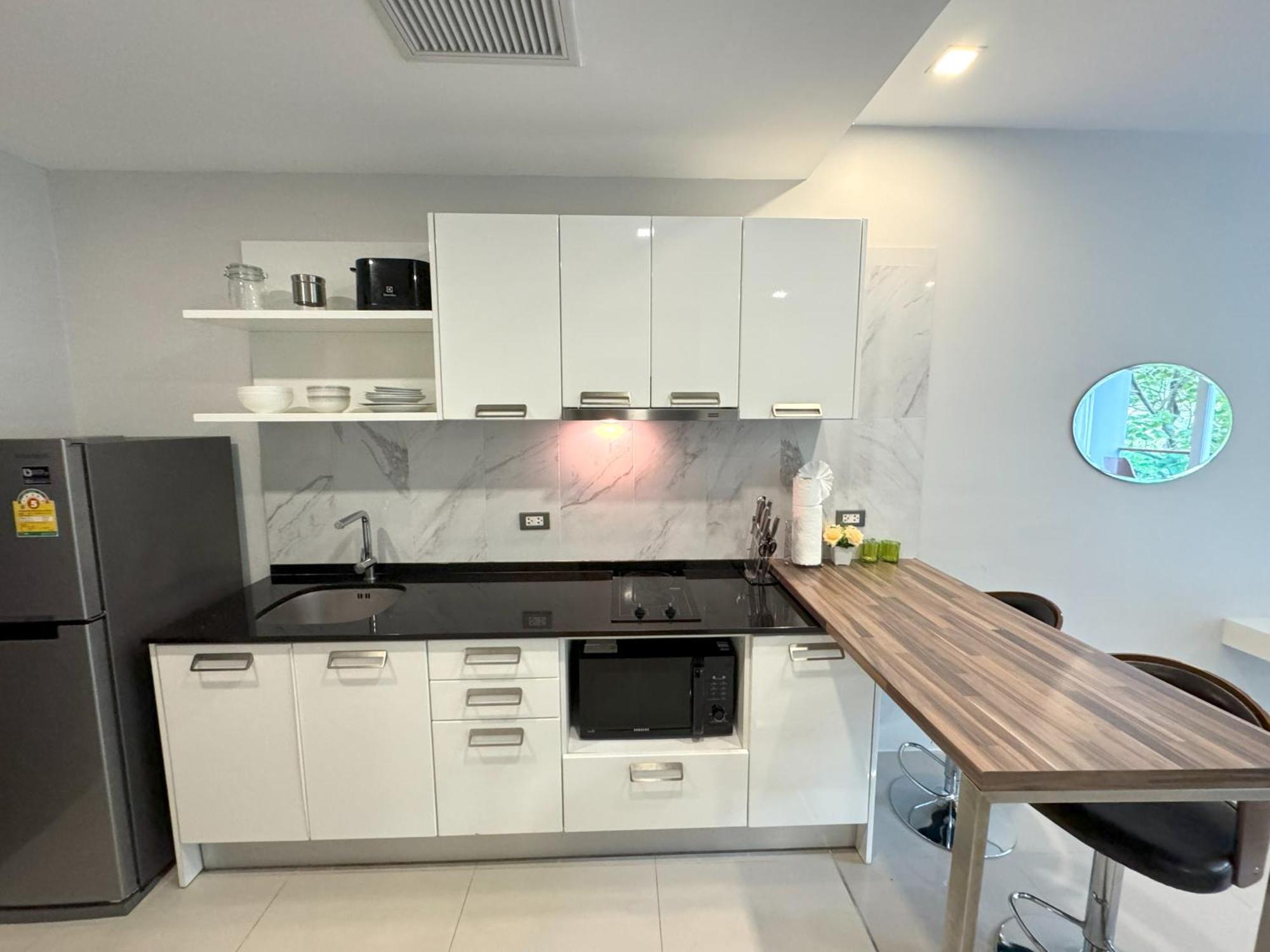 Private Apartment At Emerald Terrace Patong Exterior photo