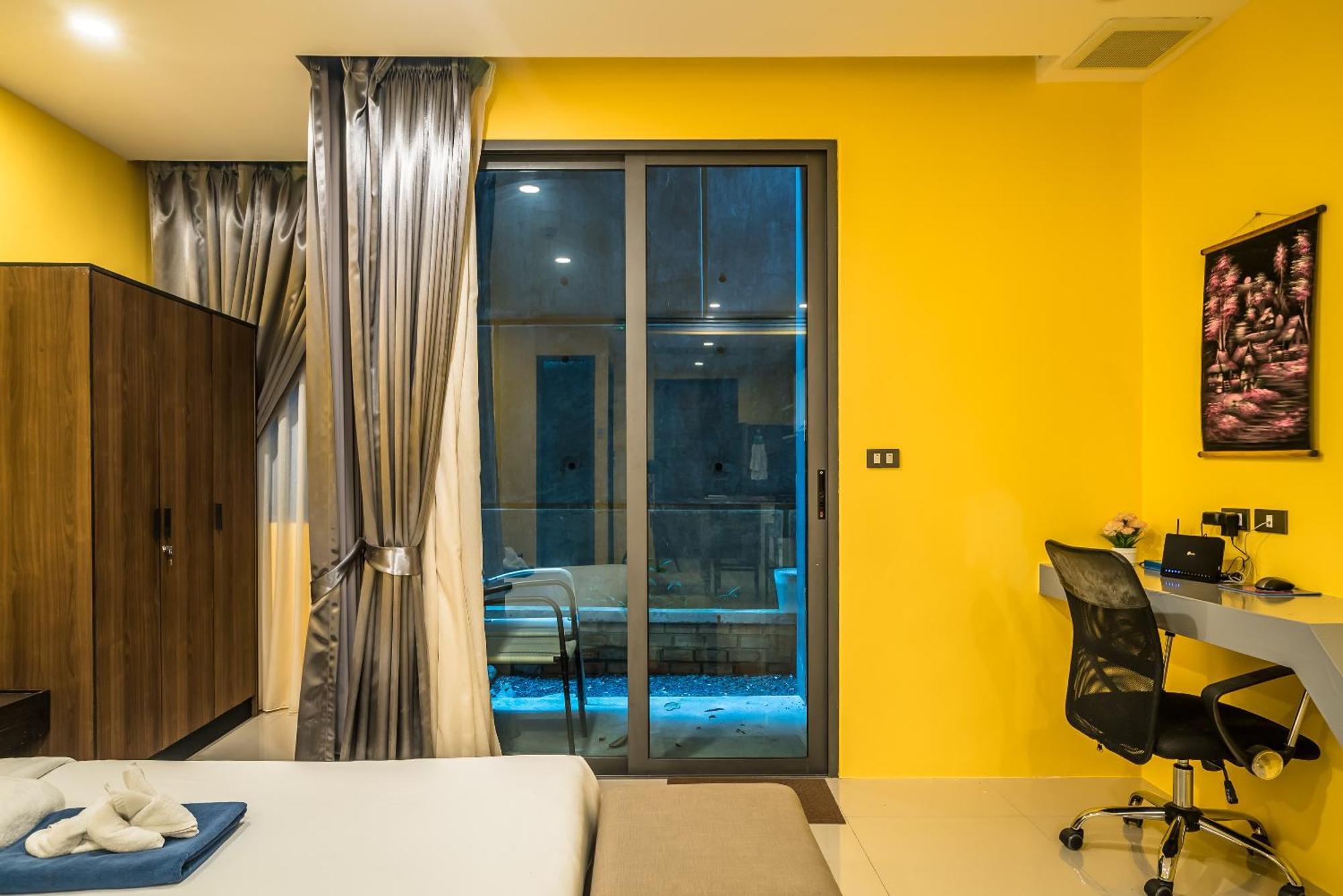 Private Apartment At Emerald Terrace Patong Exterior photo