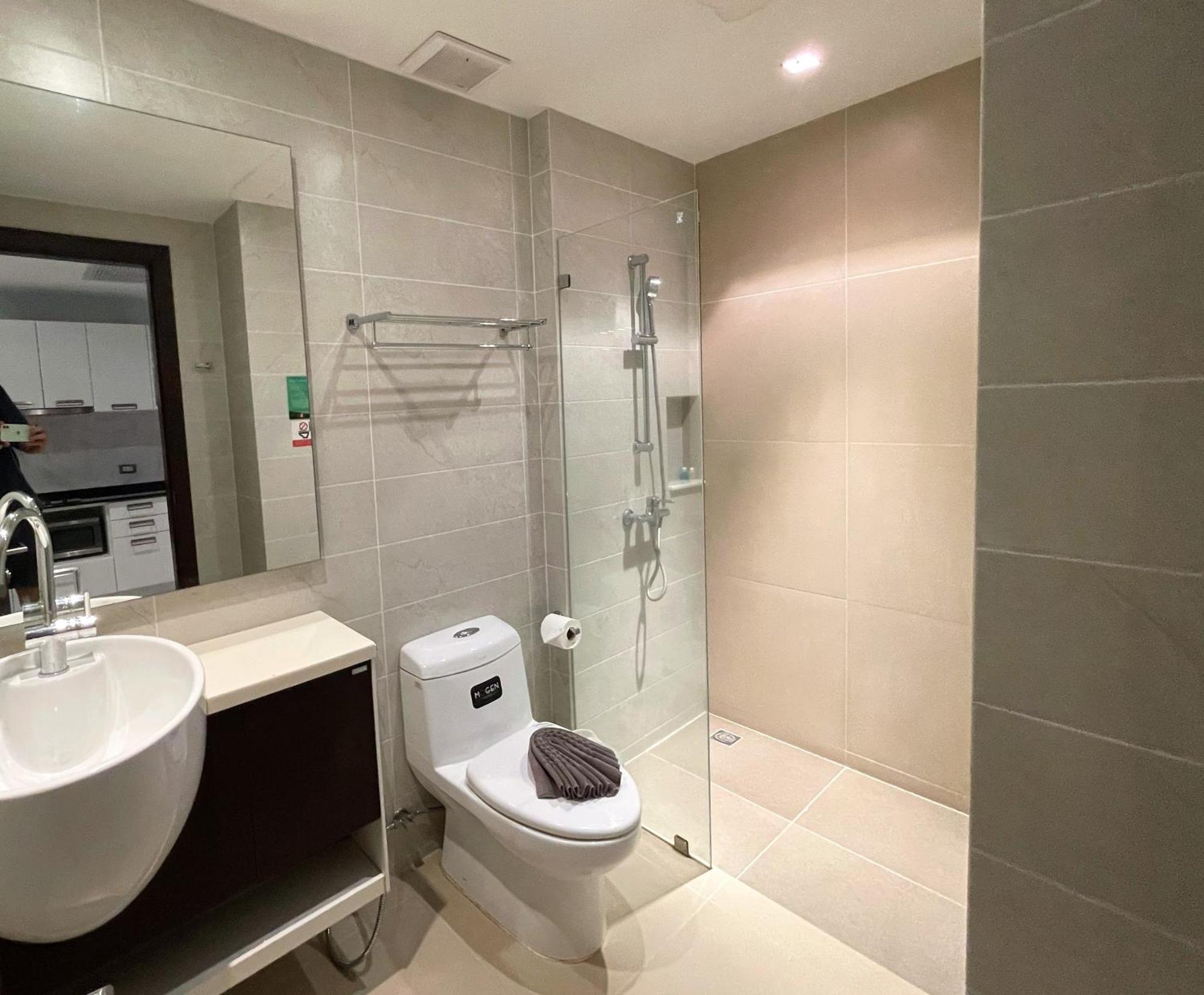 Private Apartment At Emerald Terrace Patong Exterior photo